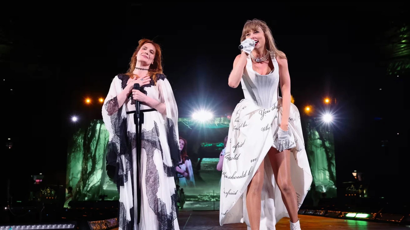 Florence Welch e Taylor Swift ao vivo em Londres, 20 de agosto, 2024.