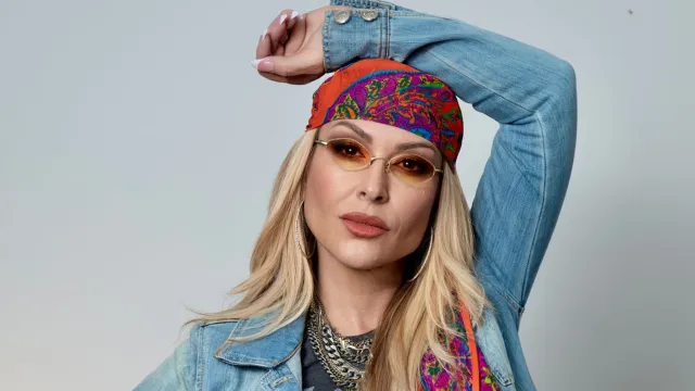 Anastacia.