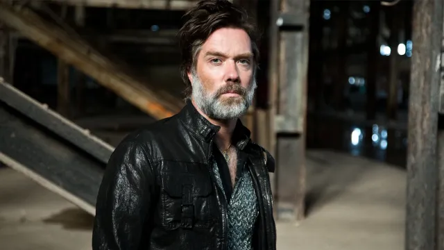 Rufus Wainwright.