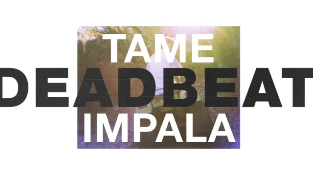 Tame Impala Deadbeat em texto branco e preto à frente de uma foto de uma pessoa a andar de moto 4.
