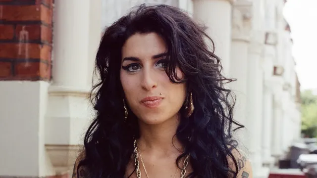 Amy Winehouse.