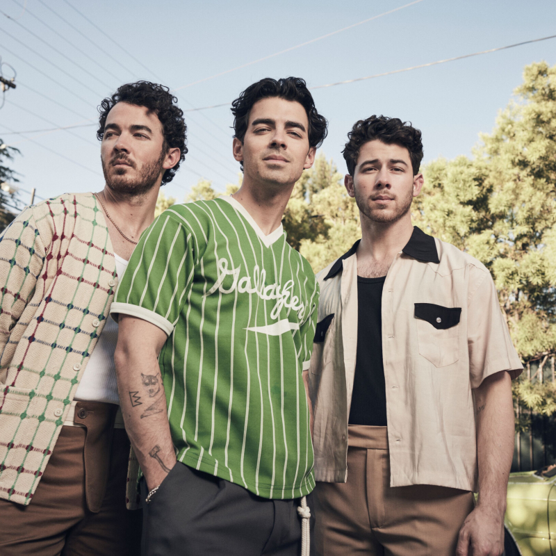 Imagem de apresentação de Jonas Brothers pela primeira vez em Portugal